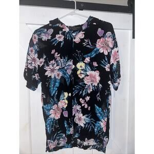 No Boundaries Button Up Camp Shirt Mens S Floral Hawaiian Short Sleeve V Neck